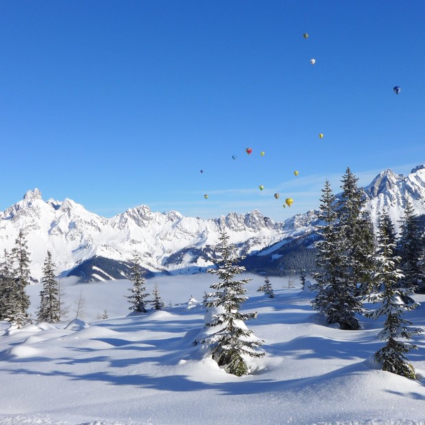 Ballone in der Winterlandschaft von Filzmoos © TVB Filzmoos, Alfred Hahn